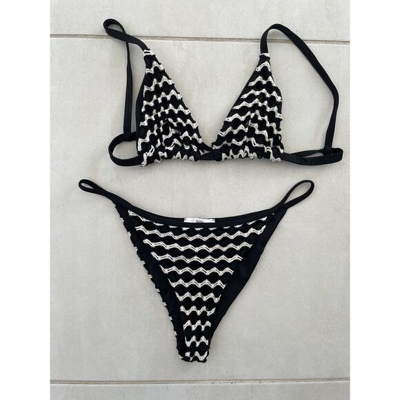 Black and White Zigzag Bikini - Picture 1 of 8